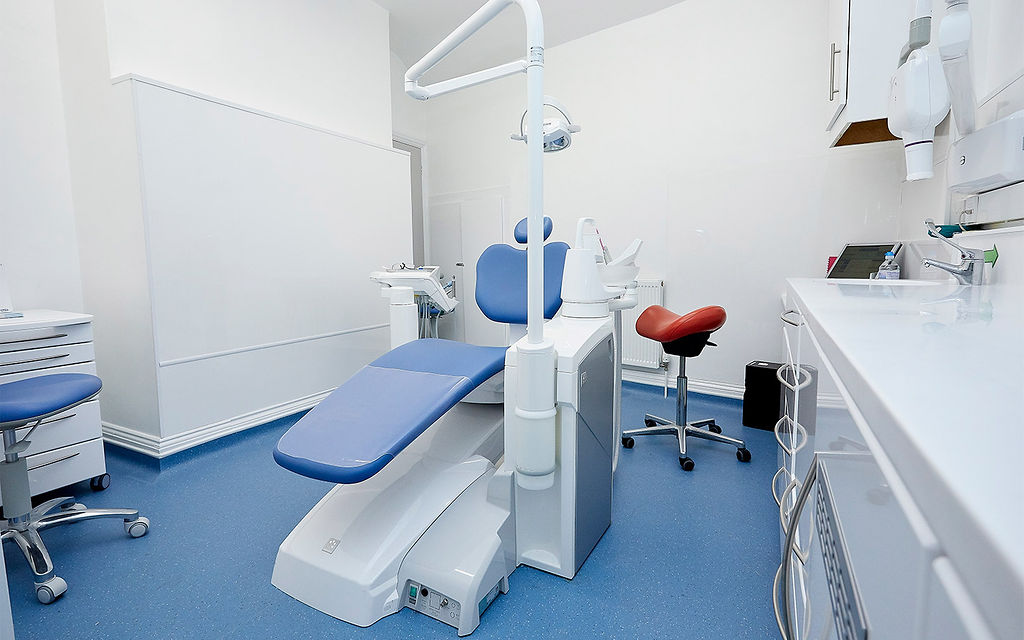 Allington-Clinic-Room-min.jpg Allington-Clinic-Room-min.jpg